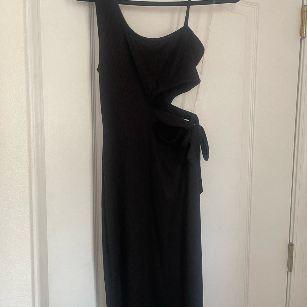 Elegant Black Cut-Out Dress